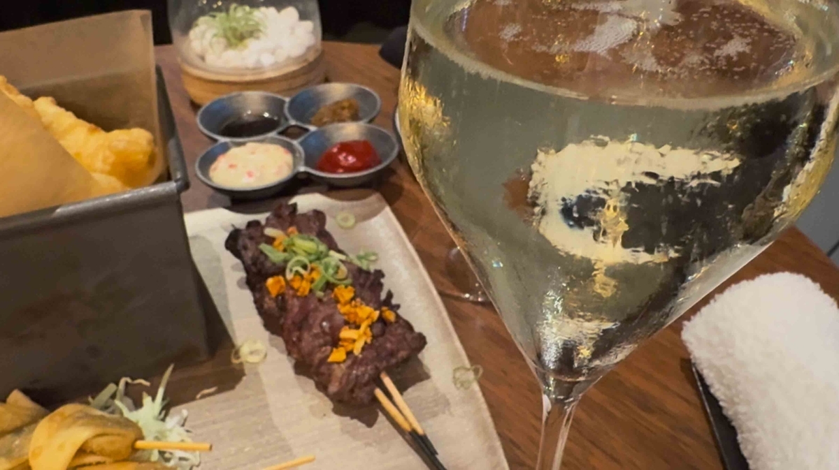 フリーフローのドリンク（スパークリングワイン、白ワイン、赤ワイン、ビール、ハイボール、季節のカクテル、ソフトドリンク）