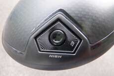 ヘッド後方のウェイト