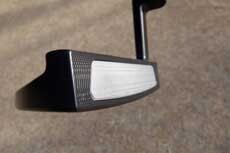 Golf putters