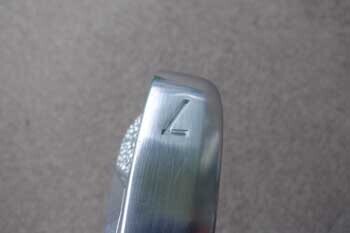７