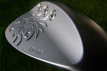 EMILLID BAHAMA EB-55 wedge sole and grooves — bounce-based spin performance