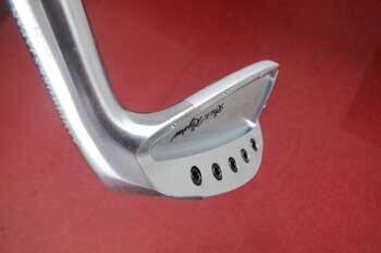 KAMUIWORKS JAPAN Rex & Regina irons with precise shaping and advanced metallurgy for optimal performance
