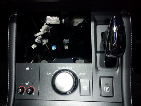 ct200h ナビモニター　不点灯　再生 ナビゲーションシステム修理 - LBXとドライブ日記