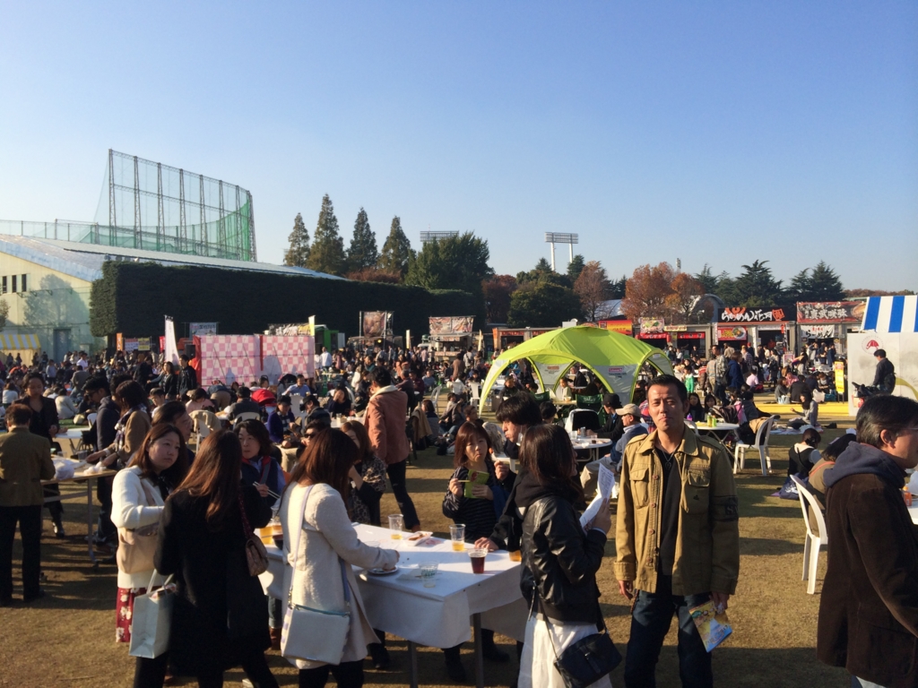 イチョウ祭り開催！ご当地グルメが楽しめる！