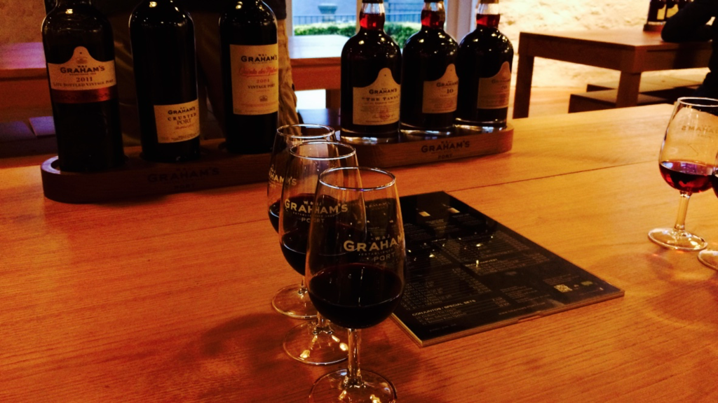 f:id:gomao2699:20170410025521p:plain ツアーのあとにはワインの飲み比べ。大人の楽しみ方