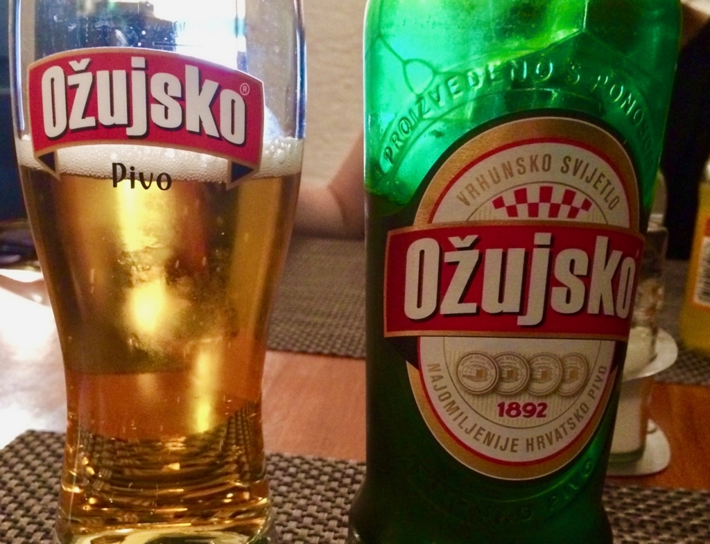 f:id:gomao2699:20171024131935j:plain クロアチアビールの「Ozujsko」