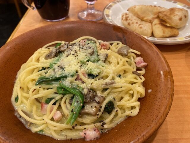 きのことほうれん草のクリームスパゲッティ