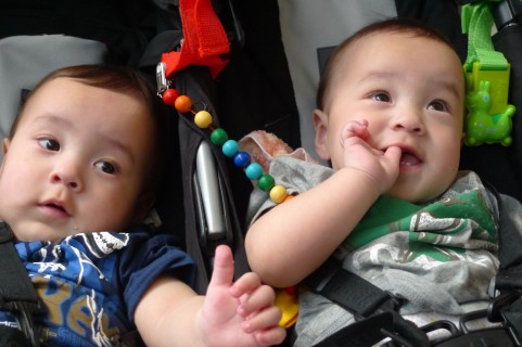 双子を乗せるのにおすすめな車と賢い買い替え方法 双子が生まれたお家の賢い車の買い替え方法