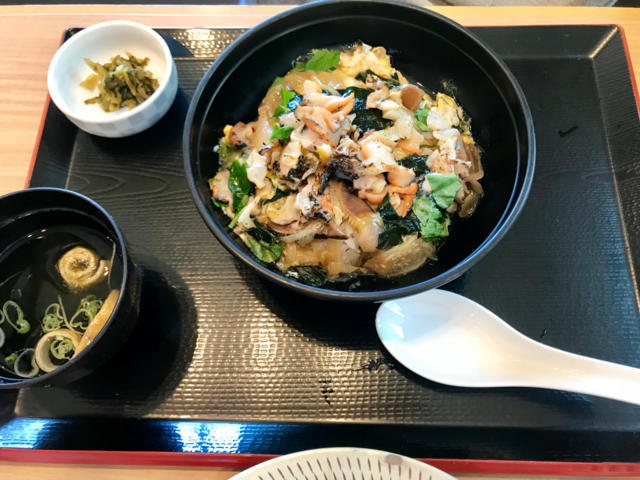 生サザエ丼
