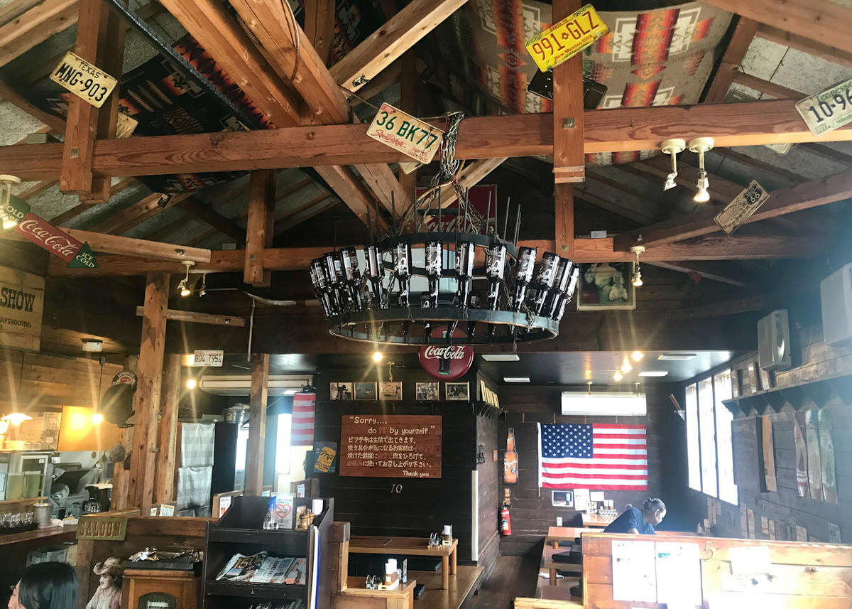 ウエスタン調の店内