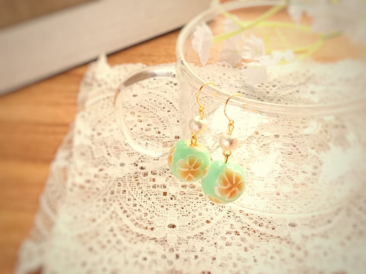 グリーン　花柄　ピアス