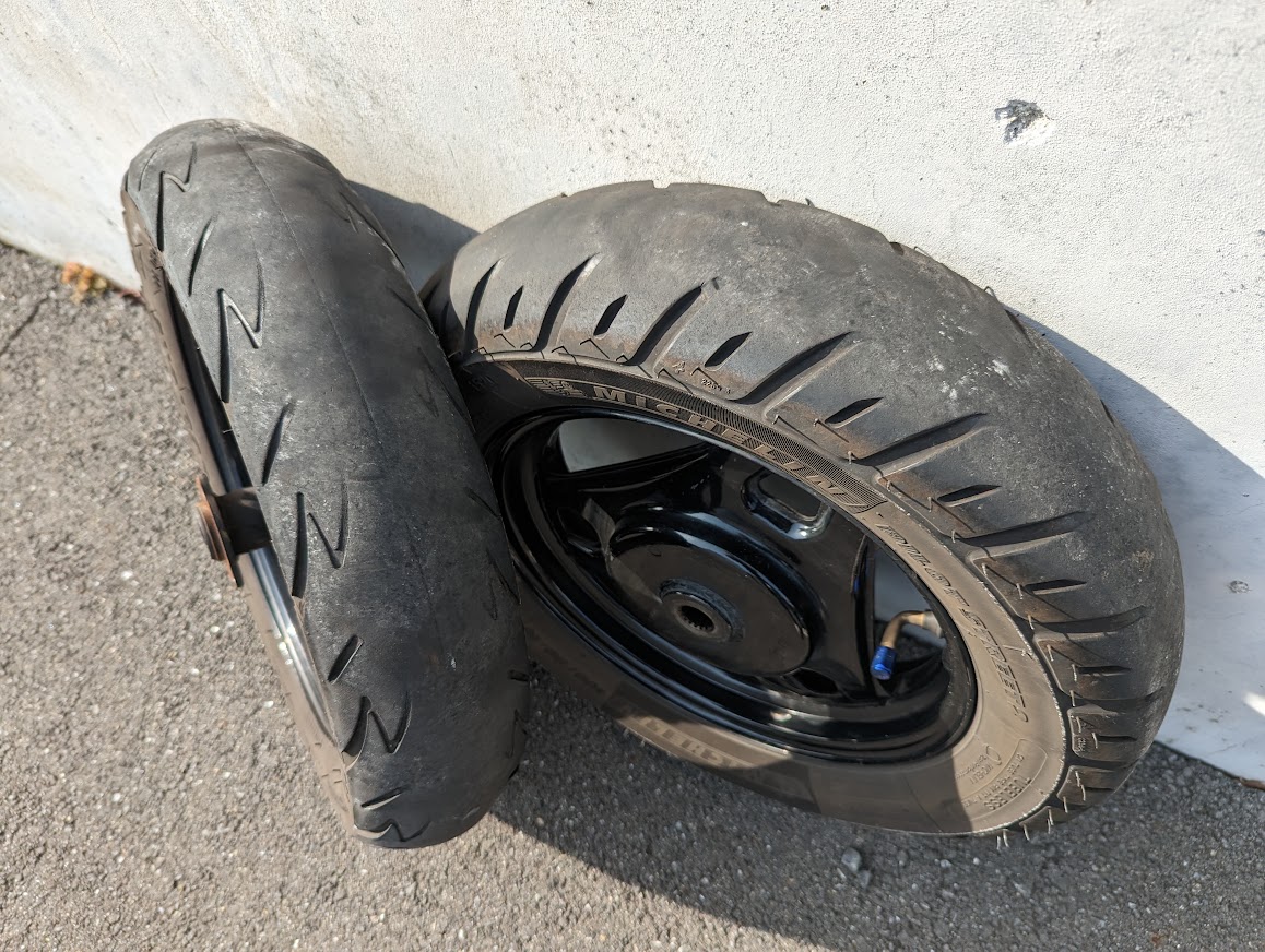 アドレスV125タイヤ交換をお願いします タイヤ交換】アドレスv125G手組みでタイヤ交換する#バイクメンテナンス