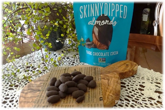 Sknny Dipped Almonds Dark Chocolate