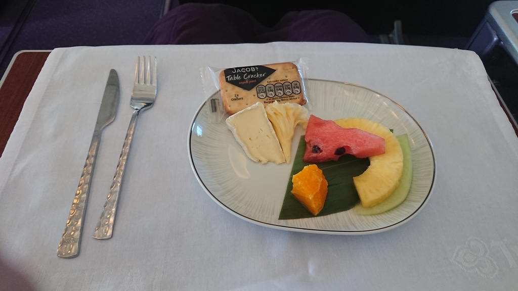 タイ国際航空 TG683便 B747 ビジネスクラス 機内食 羽田 スワンナプーム国際空港