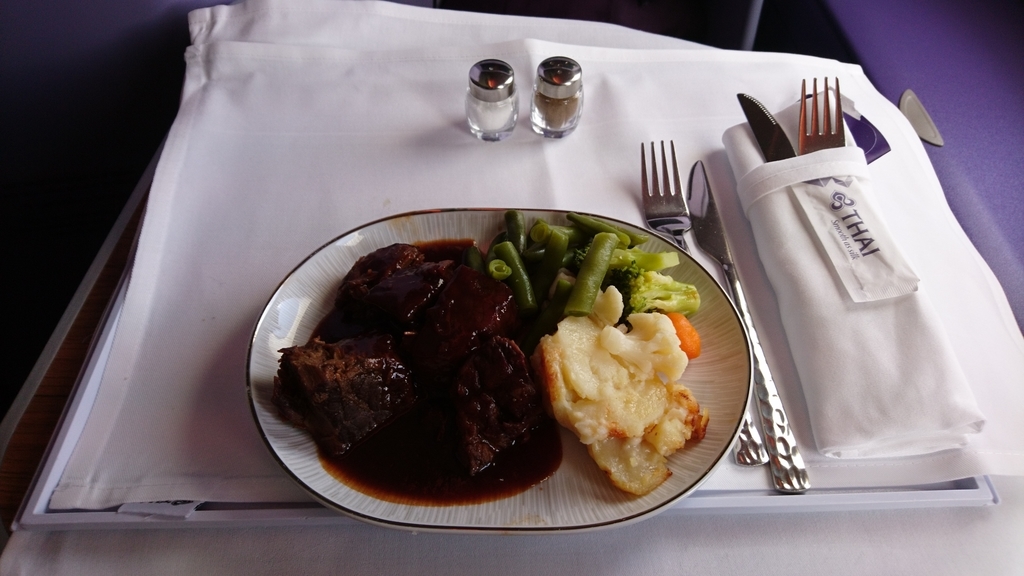 タイ国際航空 TG623便 A380 ビジネスクラス ロイヤルシルククラス 関西国際空港 バンコク 機内食