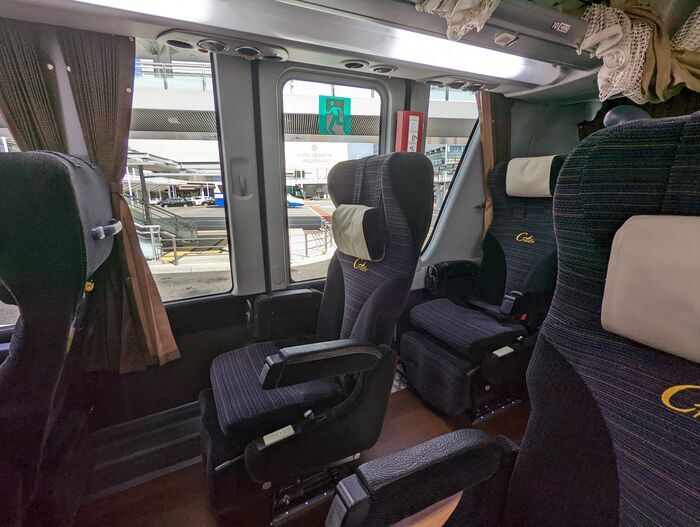 グラン昼特急大阪2号 クレイドルシート