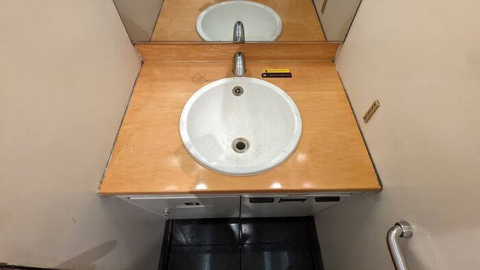 JR九州 787系 特急みどり DXグリーン車 トイレ