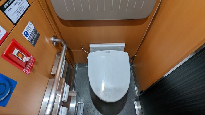JR四国 N2000系 特急宇和海 トイレ
