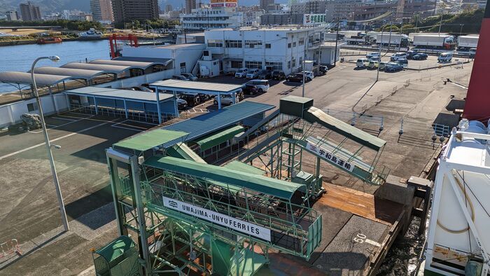 宇和島運輸フェリー　あかつき丸　別府港