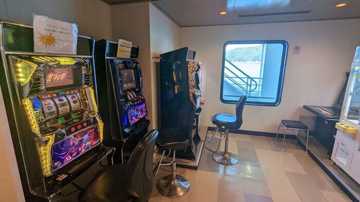 宇和島運輸フェリー　あかつき丸　ゲームコーナー