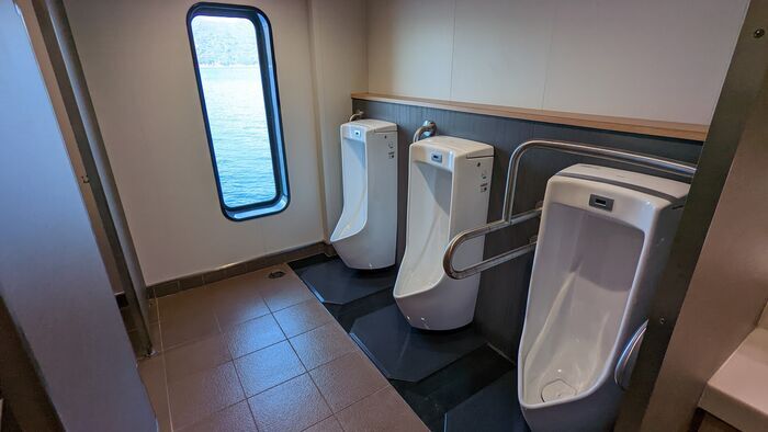 宇和島運輸フェリー　あかつき丸　トイレ