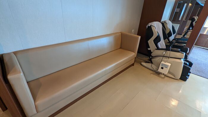 宇和島運輸フェリー　あかつき丸　ロビー