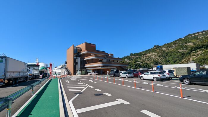 宇和島運輸フェリー　あかつき丸　八幡浜港フェリーターミナル