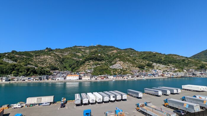 宇和島運輸フェリー　あかつき丸　八幡浜港フェリーターミナル