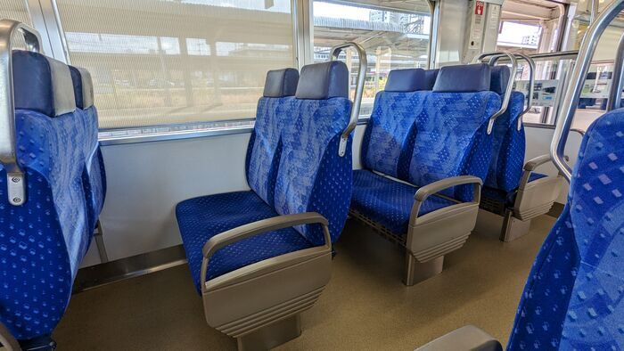 西日本鉄道 西鉄天神大牟田線 3000形電車 座席