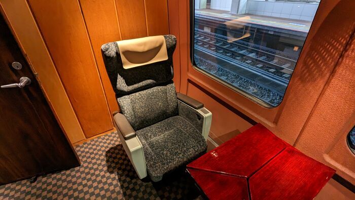 JR九州 787系 特急かささぎ グリーン個室