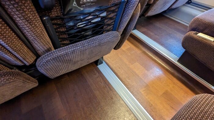 JR東海バス 名神ハイウェイバス京都線 4列ワイド・シート