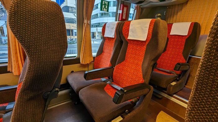 JR東海バス 名神ハイウェイバス京都線 4列ワイド・シート