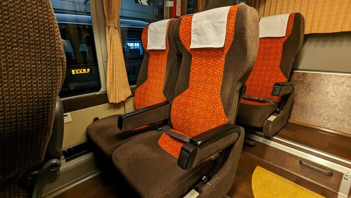 JR東海バス 名神ハイウェイバス京都線 4列ワイド・シート