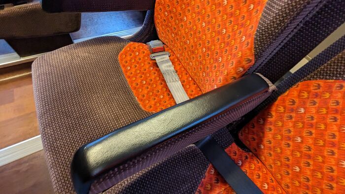 JR東海バス 名神ハイウェイバス京都線 4列ワイド・シート