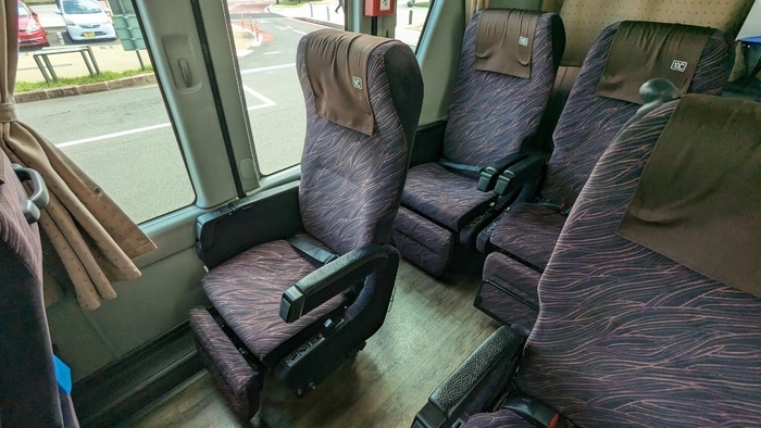 九州産交バス なんぷう号 3列独立シート