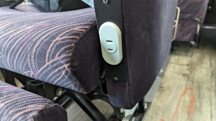 九州産交バス なんぷう号 3列独立シート コンセント