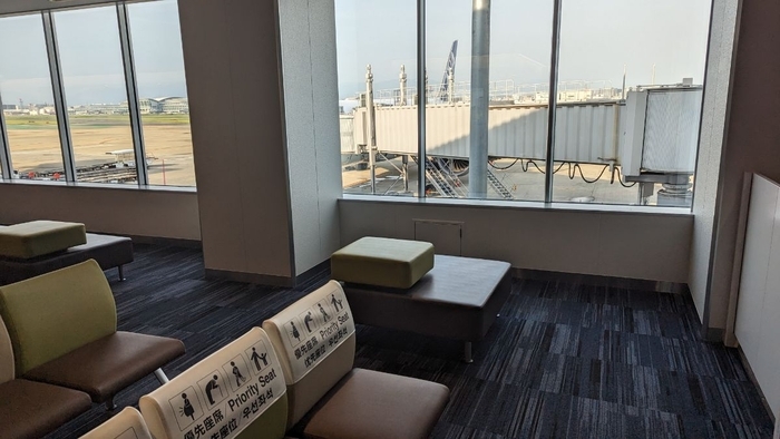ANA ANA242便 福岡空港 待合室
