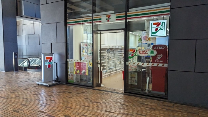 ラビスタ東京ベイ セブンイレブン