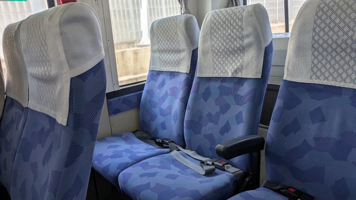 西鉄バス 天神~直方線 B高 4列シート