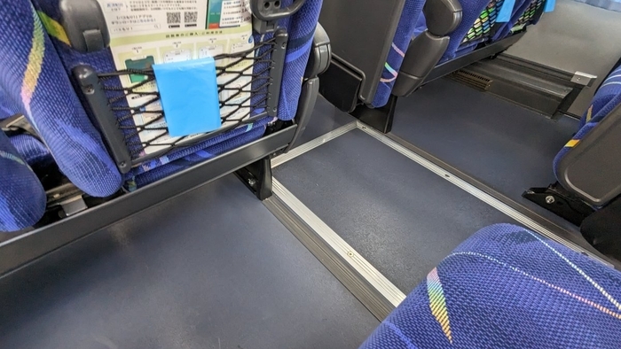 西鉄バス　わかくす号　セレガ　4列シート