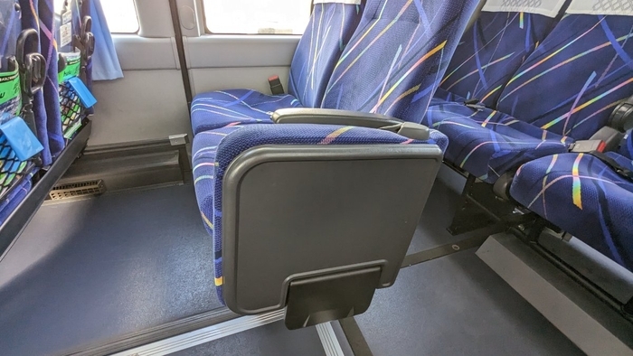 西鉄バス　わかくす号　セレガ　4列シート