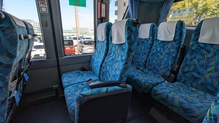 西鉄バス 福岡空港~佐賀線 セレガ 4列シート