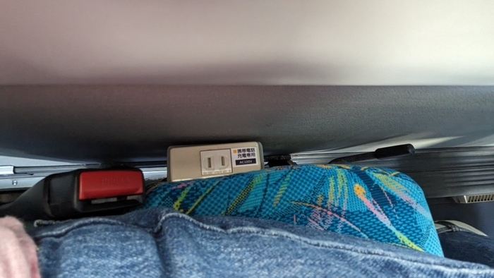 西鉄バス 福岡空港~佐賀線 セレガ 4列シート コンセント