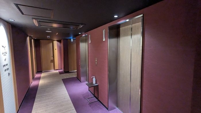 カンデオホテルズ広島八丁堀　エレベーターホール
