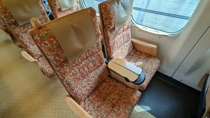 これが指定席！？】JR九州の800系新幹線「つばめ」の指定席に乗って