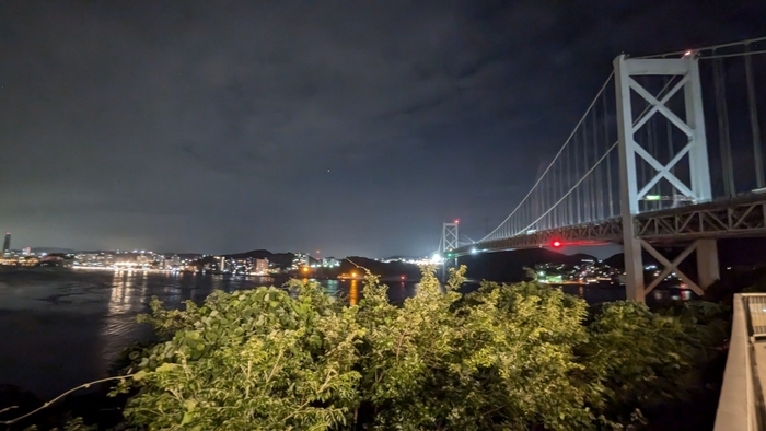 めかりパーキングエリアから眺める関門橋の夜景