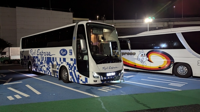 両備バスの夜行バス「ペガサス号」の三菱ふそうエアロクィーン