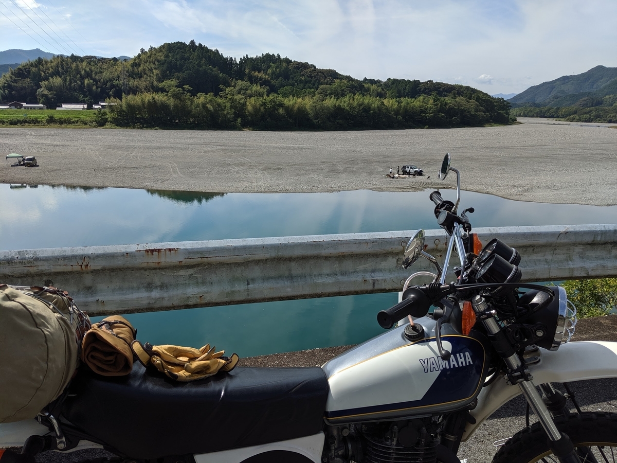 f:id:graphes:20191102210111j:plain f:id:graphes:20191102210111j:plain