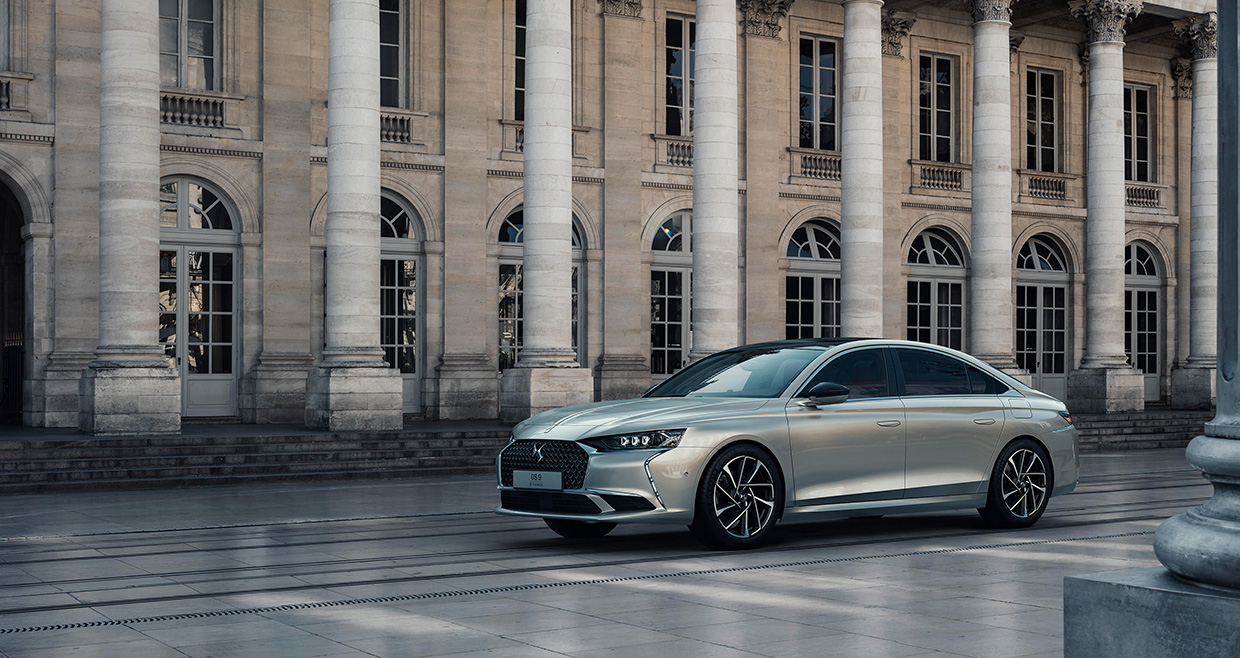 程度良好 DESCENT デサント スペインチームモデル ブランドの個性がギンギンに伝わる高級サルーン「DS 9 ピュアテック