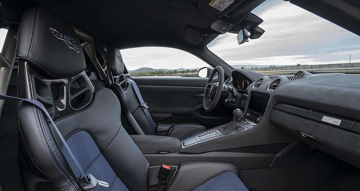 最も“過激” マニア垂涎のポルシェ「718ケイマンGT4 RS」 - BRUDER